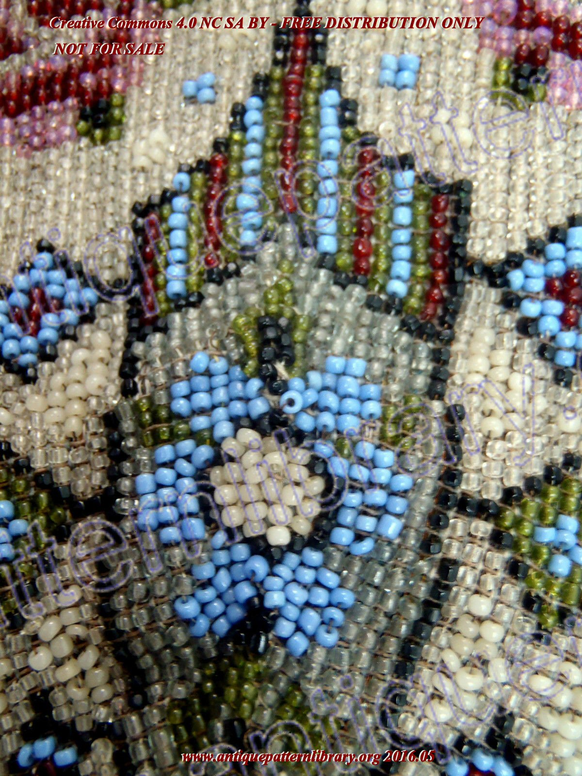 G-BL001 Beaded purse