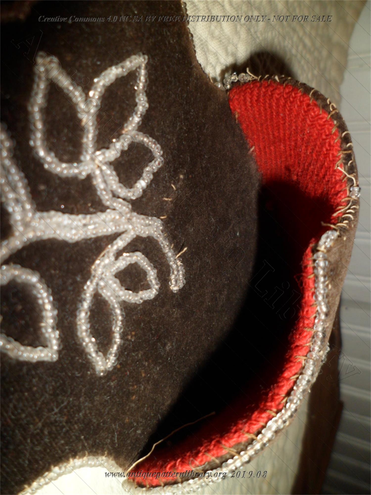I-LA001 Victorian beaded wall pocket