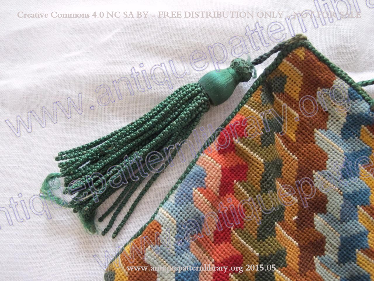 F-RT001 Purse embroidered in Berlin woolwork