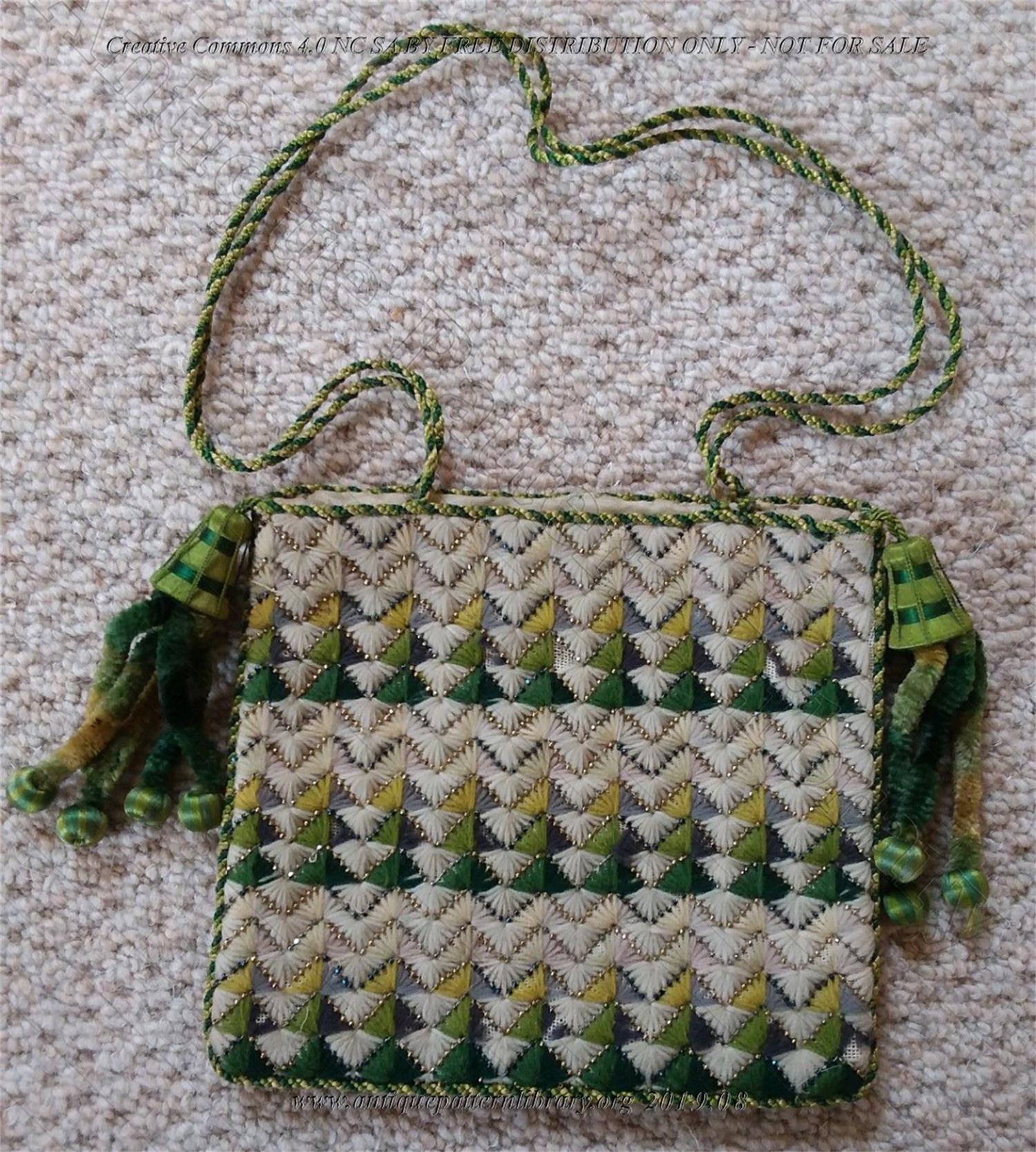 I-CB002 Victorian woolwork purse with metal beading